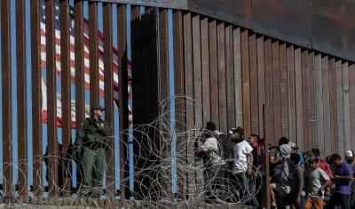 Migrantes que llegan de manera irregular a la frontera de México con EE.UU. 