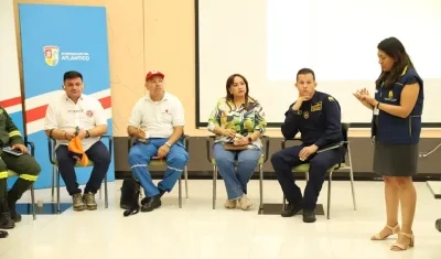 Imagen de la reunión de las autoridades.