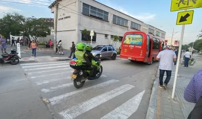 Policía realiza acompañamiento a ruta de buses