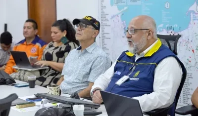 El alcalde William Dau y el director de la Oficina de Atención de Desastres, Fernando Abello, en el Consejo de Gestión del Riesgo