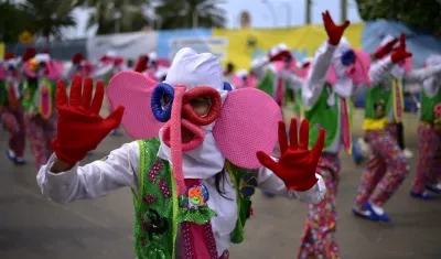 La marimonda, disfraz característico del Carnaval de Barranquilla. 