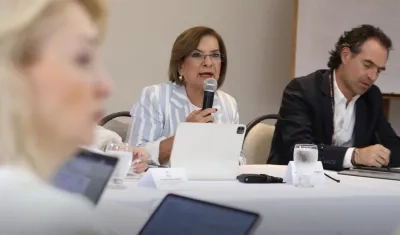 La Procuradora General de la Nación, Margarita Cabello y el Alcalde de Medellín, Federico Gutiérrez.